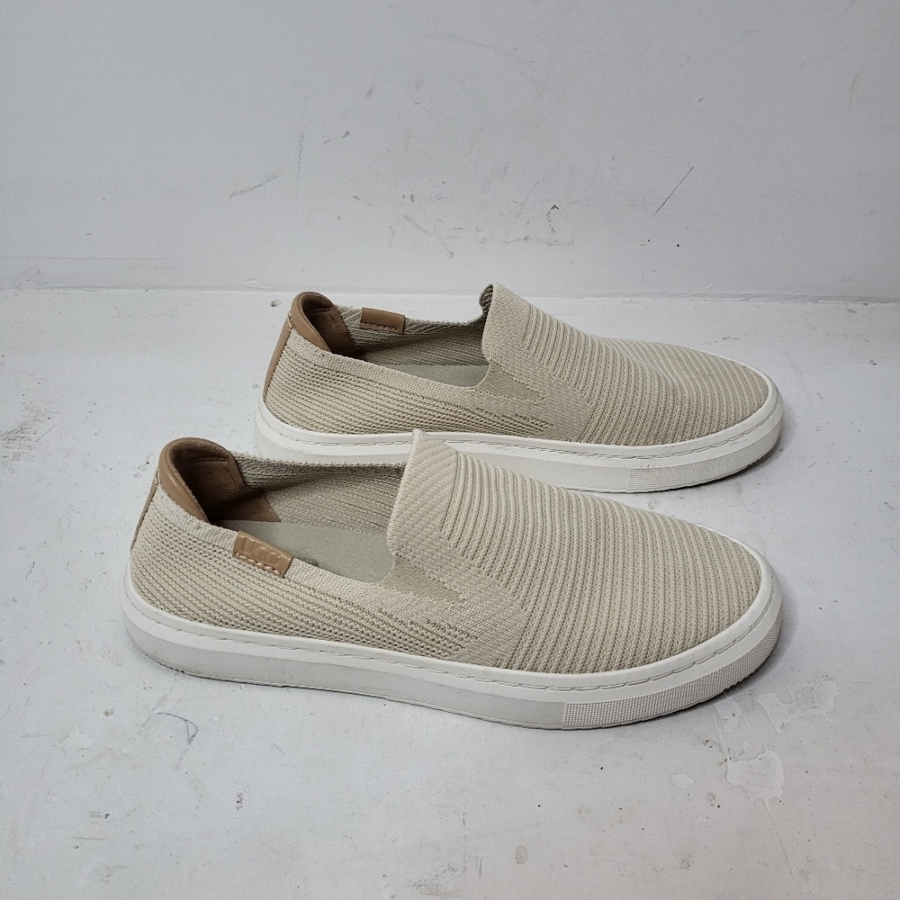 UGG Women's Alameda Sammy Slip On Size 8